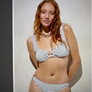 NWT J.Crew Claudia O-Ring Scrunchie Bikini Top Large White/Blue